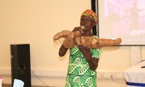 Taaka Linnet, a cassava farmer from Busia brings experience in cassava production to the Open Access celebrations. She made her presentation from the Faculty Of Engineering Library on 20th October 2025