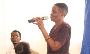 A farmer engages in discussion following a participant’s presentation during the Open Access Week celebrations at the Faculty of Engineering Library on 20th October 2025.